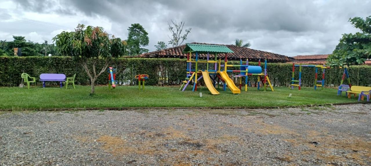 Finca Hotel El Saman De Alto Bonito มอนเตเนโกร ภายนอก รูปภาพ
