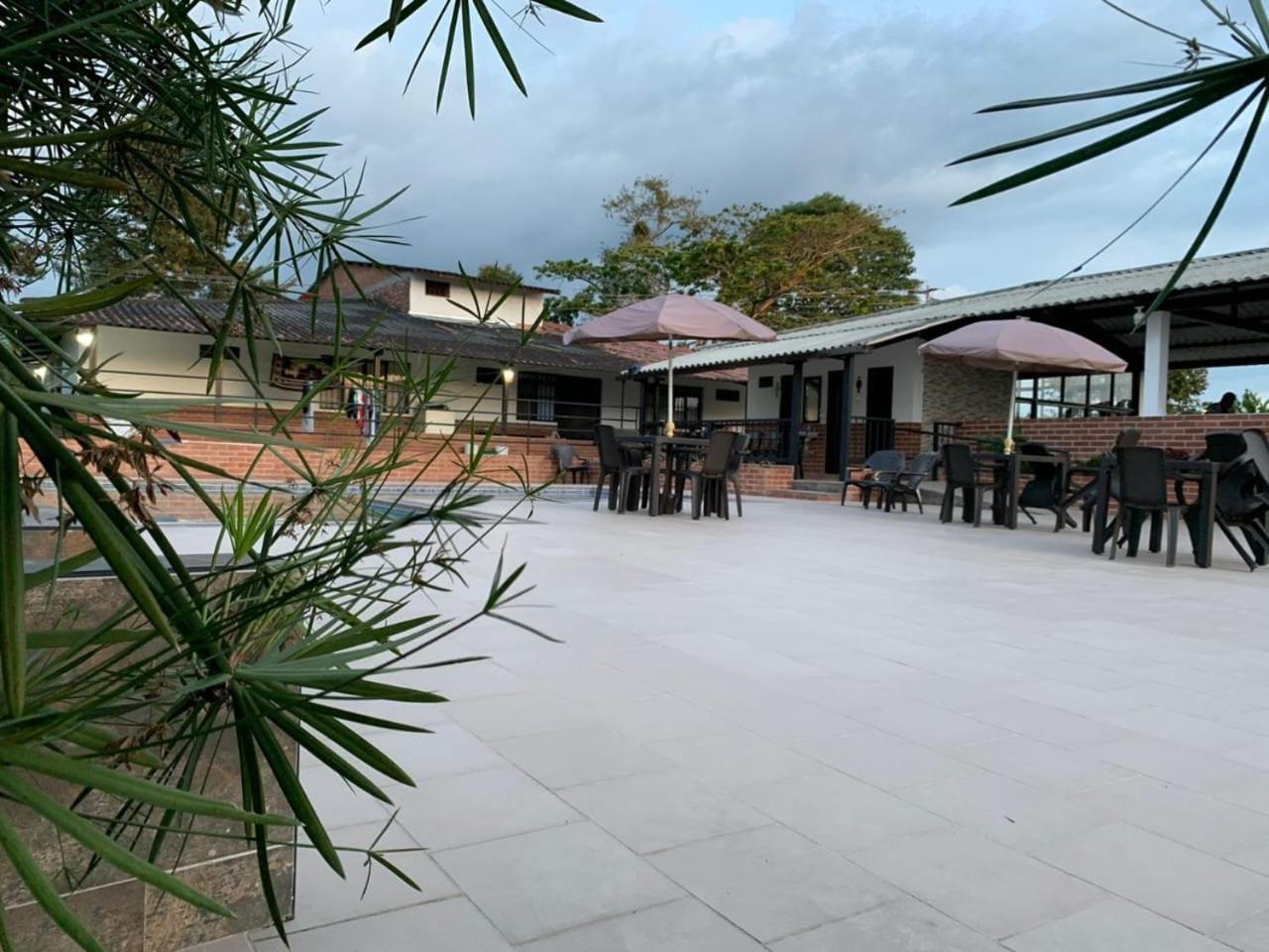 Finca Hotel El Saman De Alto Bonito มอนเตเนโกร ภายนอก รูปภาพ